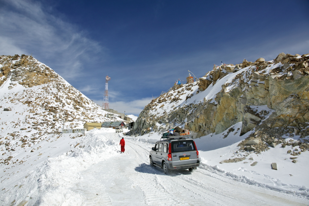 Tourism in Ladakh: why I travelled to Leh Ladakh in Winters? -  travelseewrite